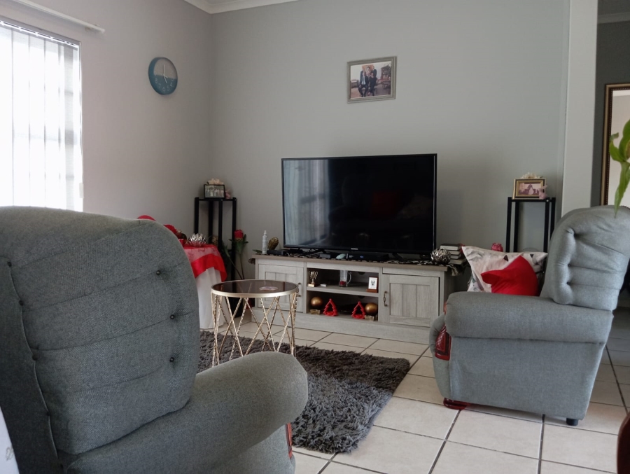 2 Bedroom Property for Sale in Kabega Park Eastern Cape